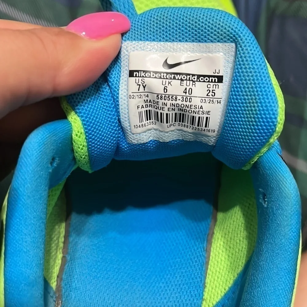 Youth Nike Free 5.0